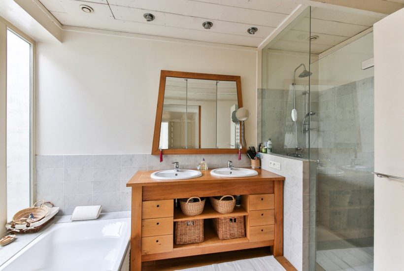 Schöne Badezimmermöbel aus Holz – Kombination aus Funktionalität und Stil